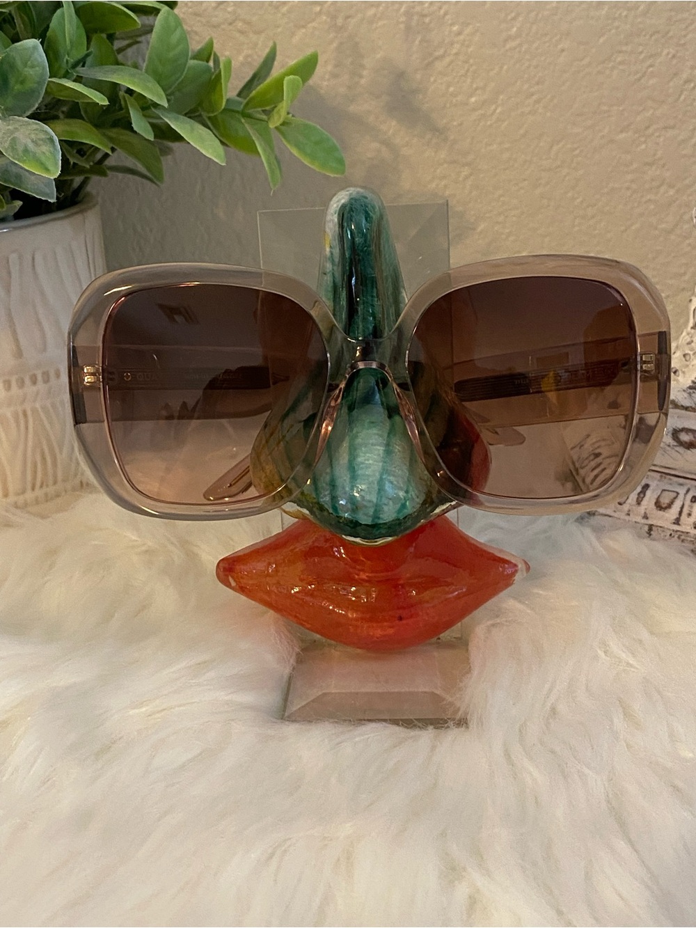 Quay Oversized Brown Gradient Women's Sunglasses - Picture 3 of 9
